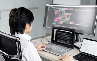 灌南 ,php声明和调用变量的符号是什么？